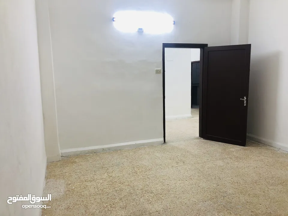منزل مستقل (طابقين)  للبيع الزرقاء-جناعة ،مدخل منفصل لكل طابق