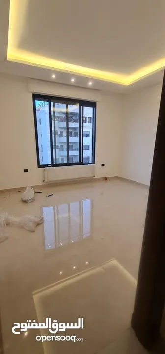 شقة وروف دوبلكس للبيع في خلدا مع تراسات واسعة مطلة جديدة بسعر مميز