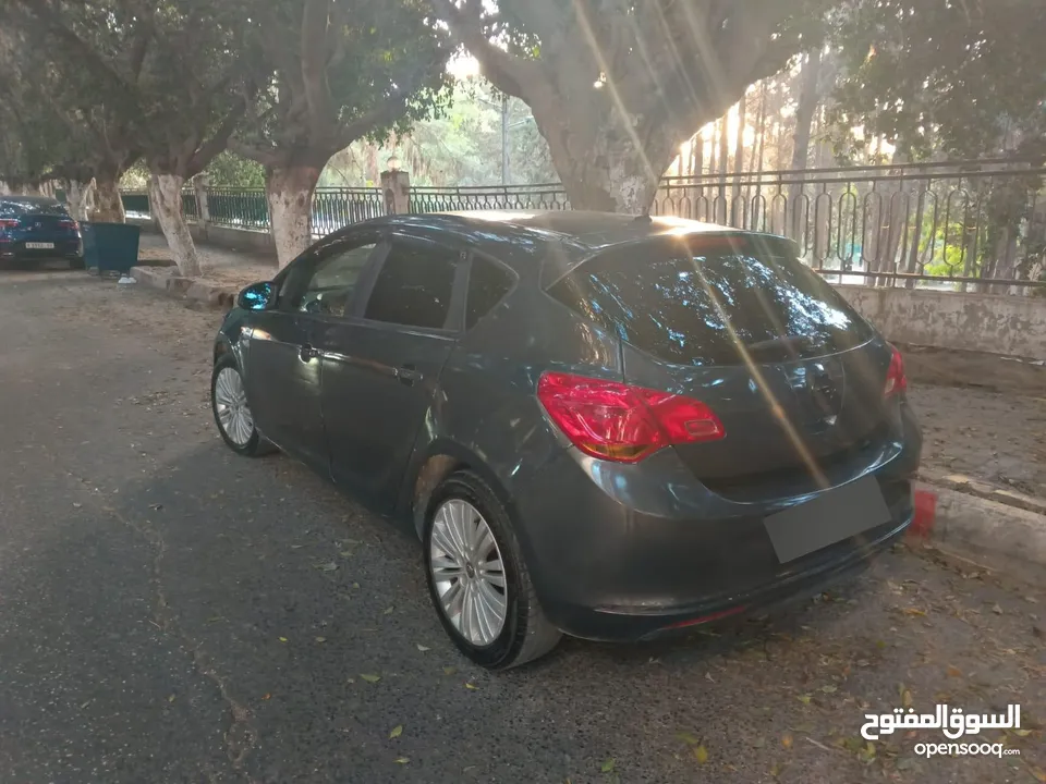سيارة اوبل استرا