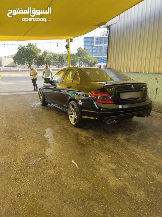 مرسيدس c200 2009 كت c63 جنطاط amg اصلي نمره مجاناااا فحص كامل توب مكانيك السياره فل نظافه