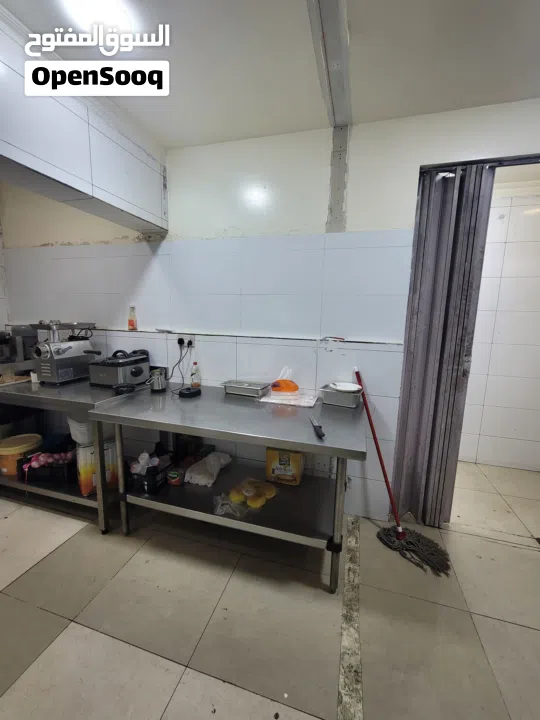 السلام عليكم ورحمة الله وبركاته مطعم في الرفاع الشرقي بوكوارة  معروض للبيع كامل متكامل وبسعر مناسب ل