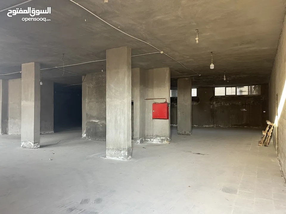 مخازن ومستودعات وأرض مصورة للإيجار بمساحات مختلفة