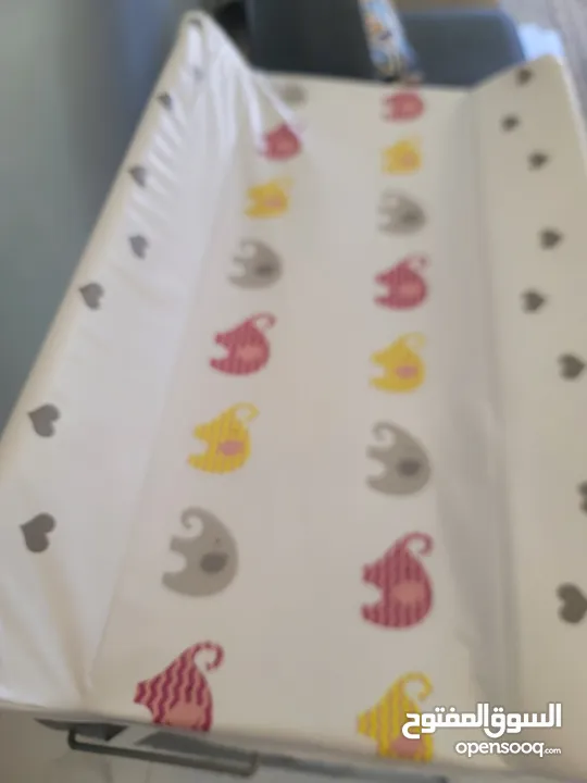 حوض استحمام للبيبي مع طاولة الحفاض - Baby Changing Table + Bathtub - LIKE NEW
