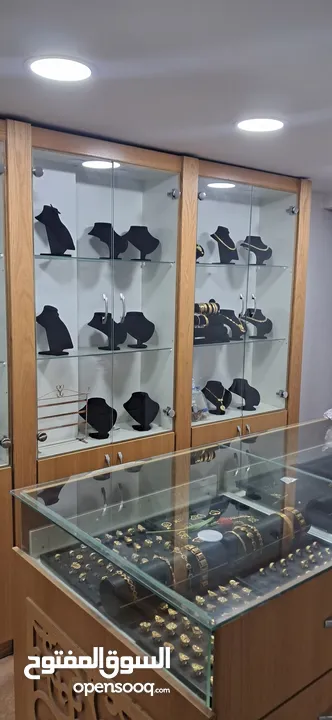 خزائن وبترين وطوله عرض للاكسسوارات