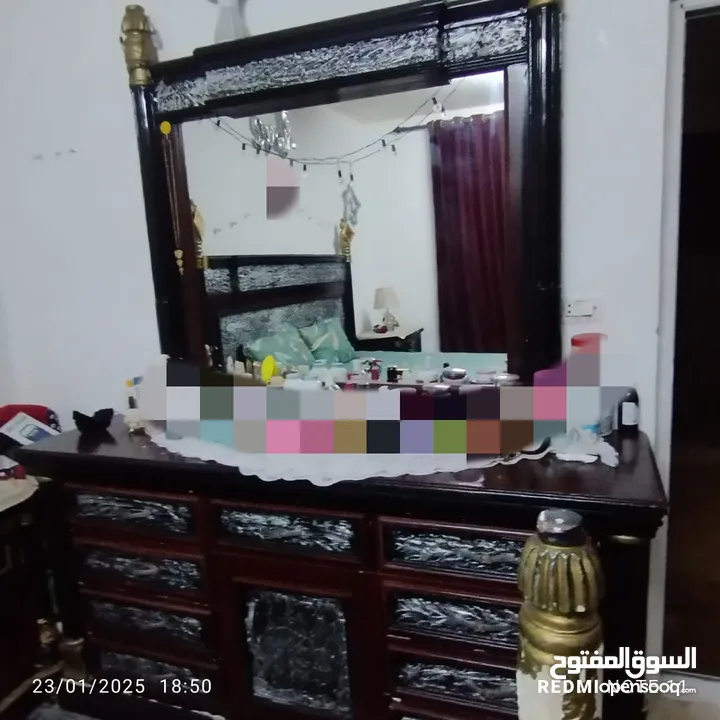 غرفة نوم حجم كبير ونظيفة ماشاء الله عليها وبسعر يرضي الجميع