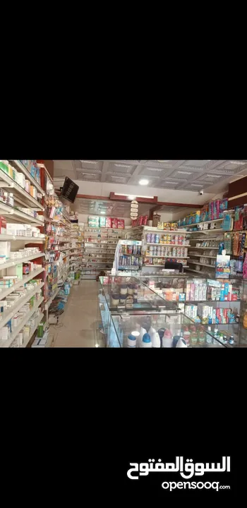 صيدلية للبيع في شارع الزبيري قبال مستشفى الجمهوري