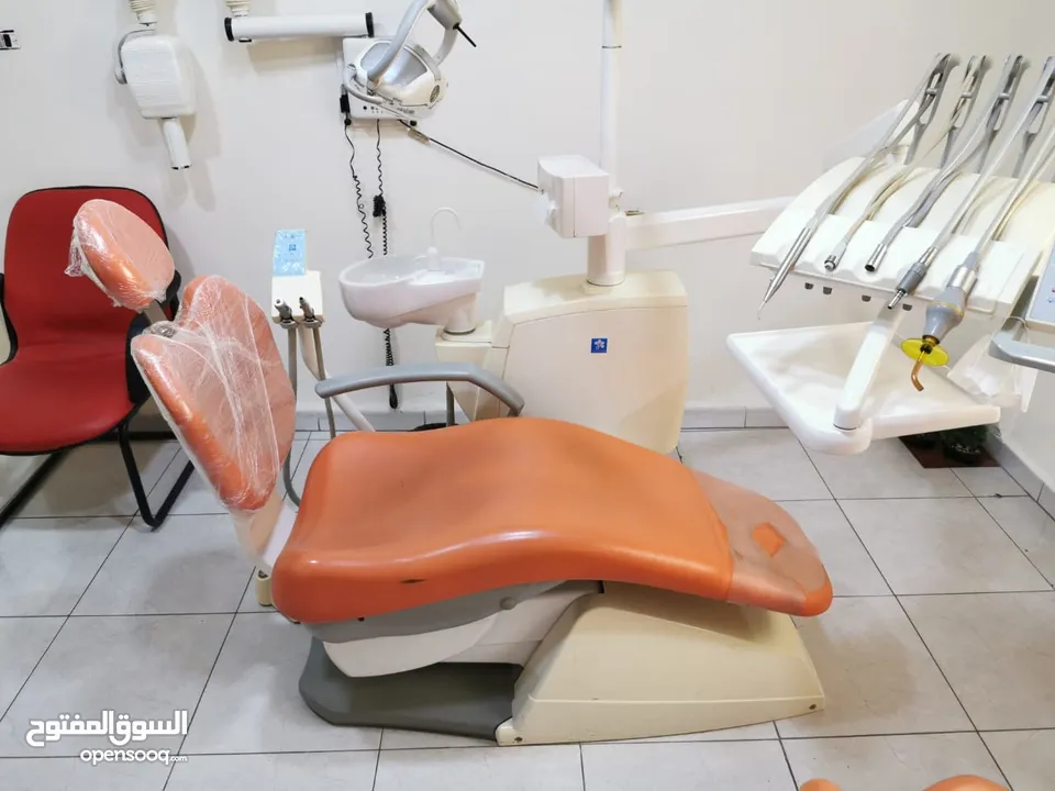 صيانه وفك و نقل وتركيب كراسي الاسنان   تصميم و تخطيط و تاسيس عيادات الاسنان