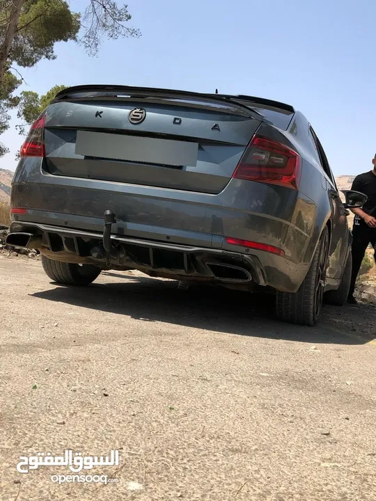 أوكتافيا  أوتوماتيك بنزين  بودي وماتور وجير نخب فقط طلاء غطاء محرك وجناح أمامي أيمن