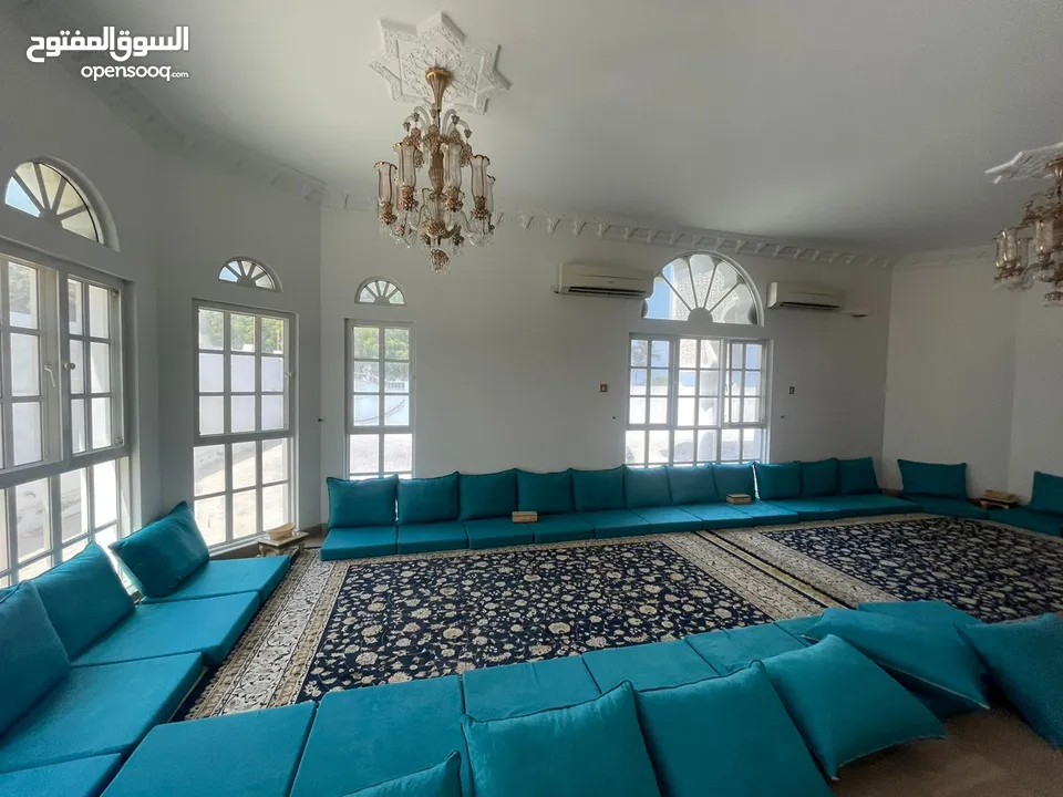 7 BR Villa In Shatti Al Qurum For Rent