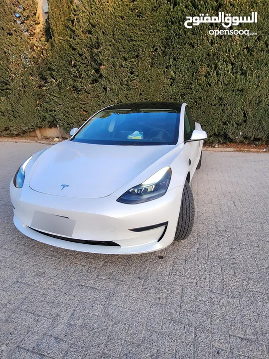 تيسلا model 3 2023  بحاله الوكاله وبسعر مميز ، ممشى قليل فك تأمين من دون حادث