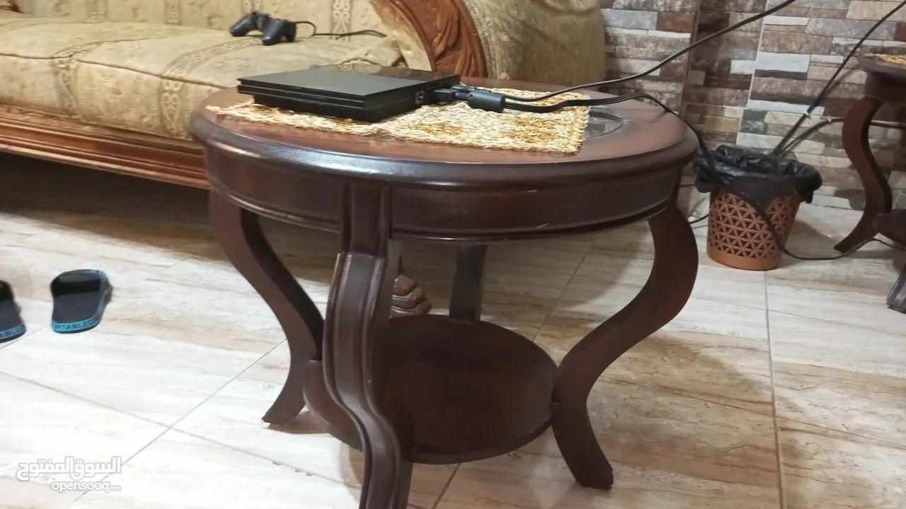 طقم كنبايات و طاولات للبيع