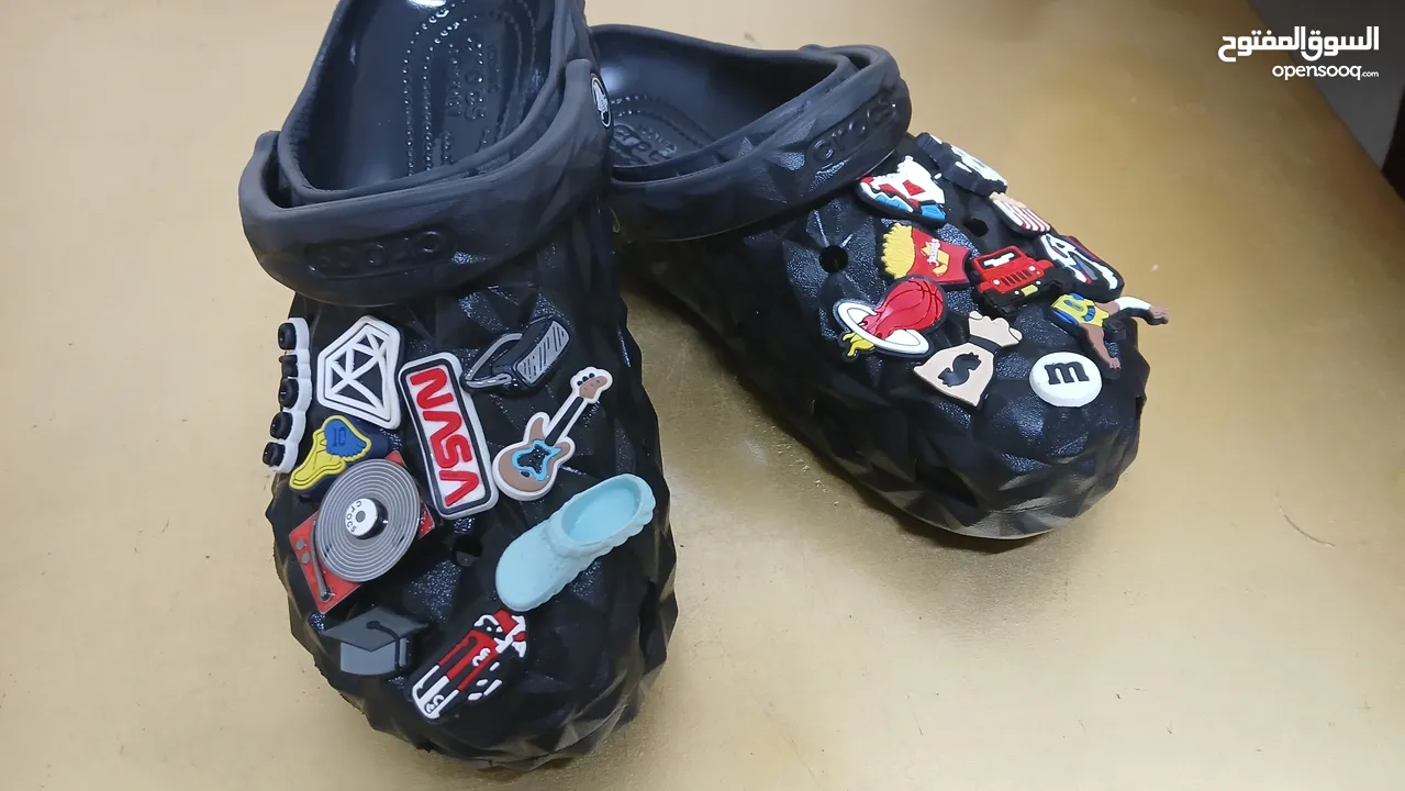 كروكس للبيع مستعمل قليل جدا