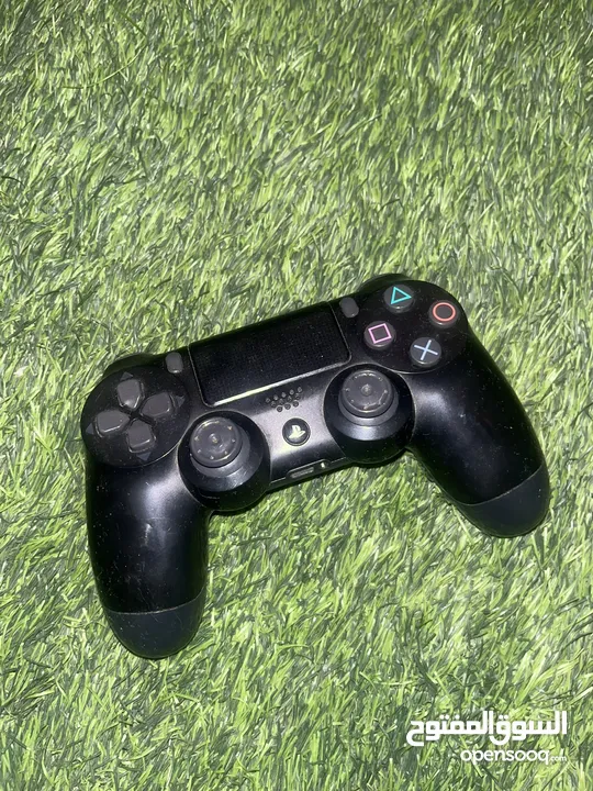 بلايستيشن 4 سليم 800 جيجا + ايدتين + 7 العاب + شاحن + سلك 3 متر HDMI