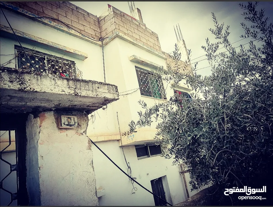 منزل #للبيع في منطقة #الزرقاء /السخنة/الحي الشمالي المنزل مكون من طابقين  مساحة البناء 125 متر