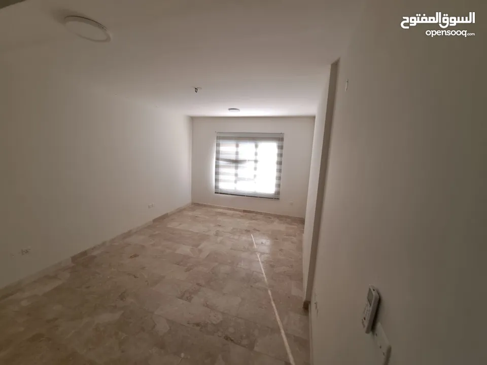 شقه للايجار الموالح الشماليه/apartment for rent   Al Mawaleh North