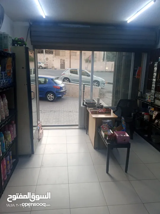 سوبر ماركت للبيع