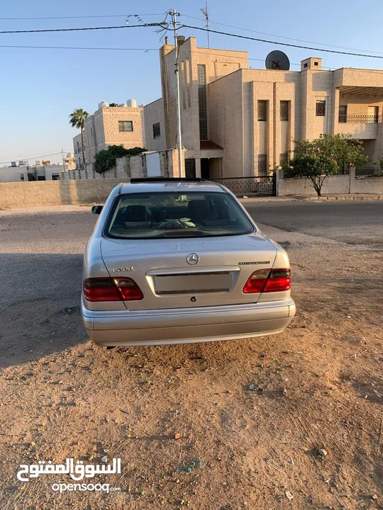 مرسيدس E200 classic موديل 2000