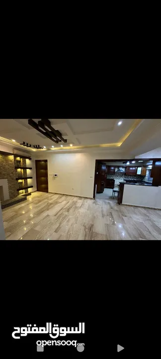 طريق المطار  ـ شقه فارغه فاخره شبه لم تسكن سوبر ديلوكس للايجار ـ 155 متر