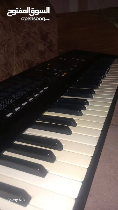 جهاز اورج ROLAND E40 للبيع