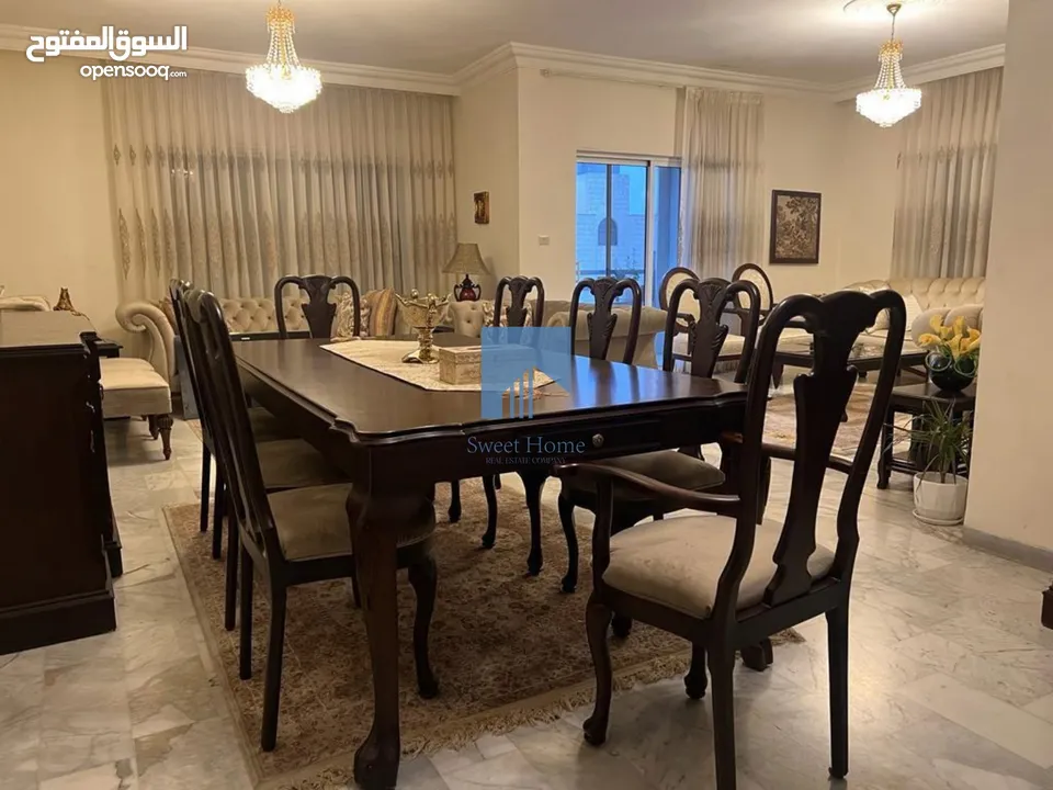 شقة مميزة للبيع في الجاردنز  - قرب دوار الواحة طابق ثالث 210م تشطيب سوبر ديلوكس بسعر مغري