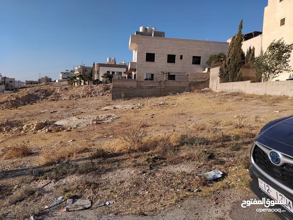 قطعة ارض للبيع حوض عيون الذيب تقع بين فلل و مستوية من المالك قربيه من مسجد الصرفند