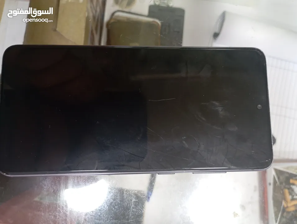3 هواتف سامسونج