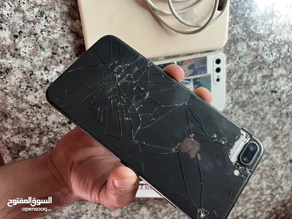 iphone 8+  ايفون 8 بلس