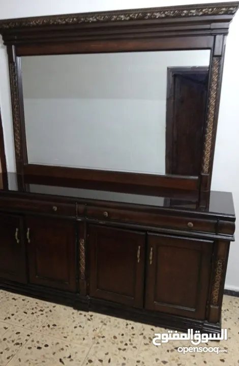 طاولة سفرة مع دنسوار