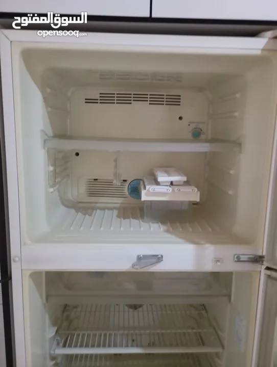 ثلاجة شارب للبيع