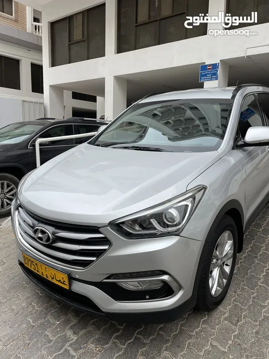 Hyundai Santa Fe 2016 lady driven