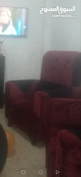 غرفة نوم بحاله الوكاله وطقم كنب بحال الوكاله سبع مقاعد للبيع بسعر مناسب