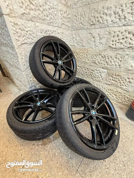 جنوط 19 انش لل بي ام دبليو وكاله  اصليات من الشركه مع كواشيكهم  للبيع  بسعر طري bmw
