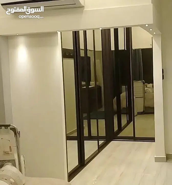 شقة فاخرة جدا ارضية في - دير غبار - بترس وحديقة و كراج و مدخل خاص و فرش فاخر (ID#: 6896)