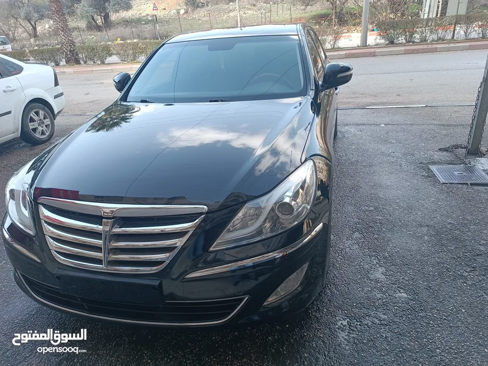 هيونداي جينيسس 2013