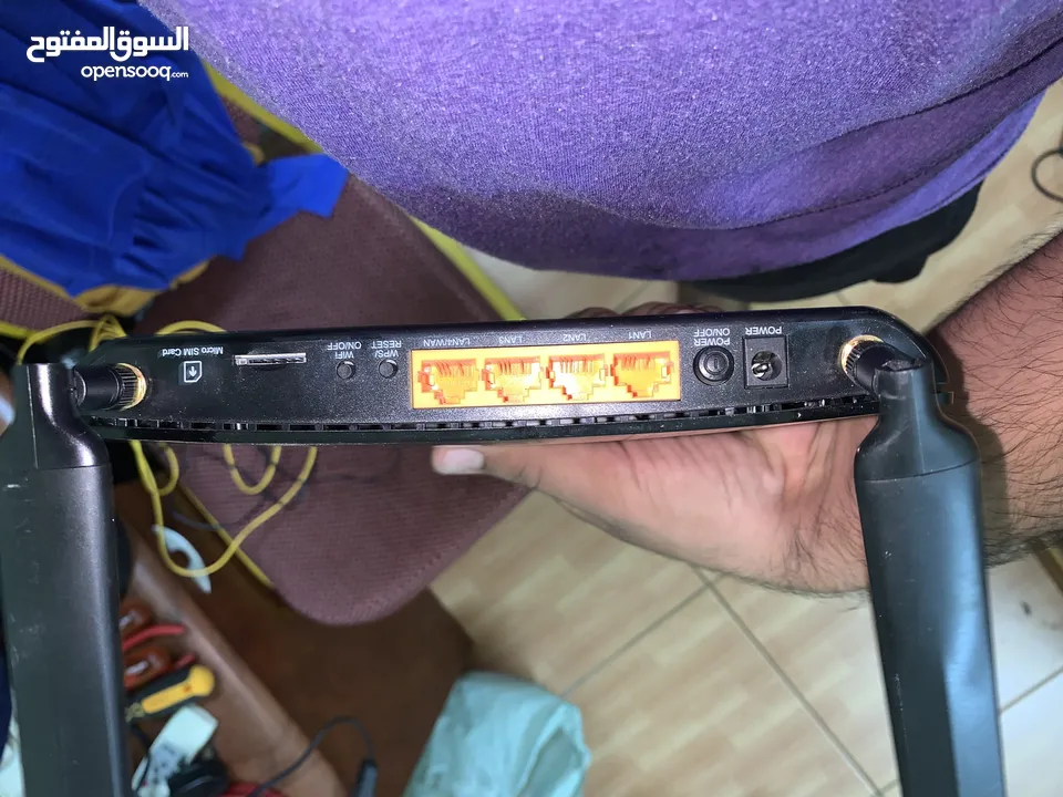 Tp-link wifi router used but in good condition sim wifi