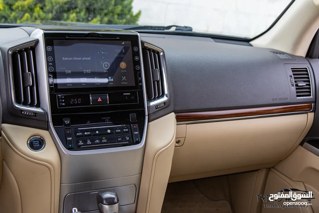 Toyota Land Cruiser VX-E 2016   السيارة وارد و بحالة الوكالة