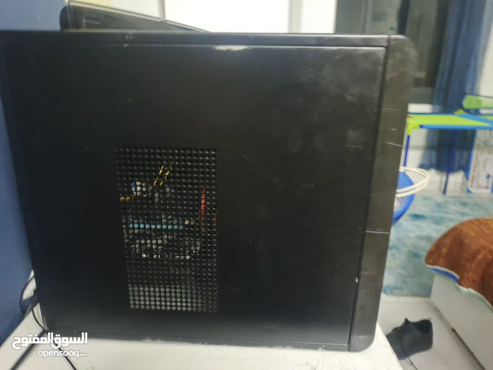 كمبيوتر للبيع