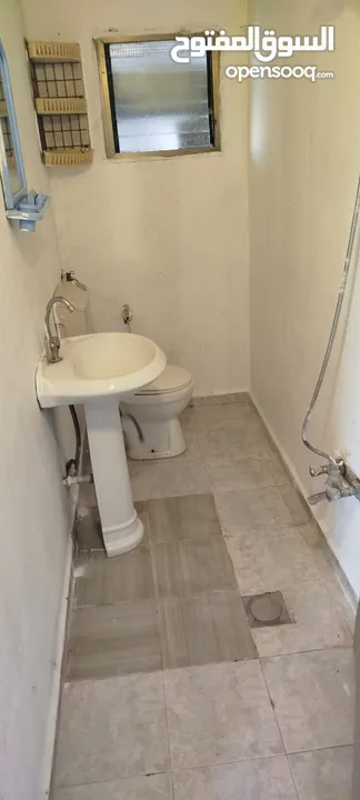 شقة سكنية للبيع مساحتها 65 متر مربع