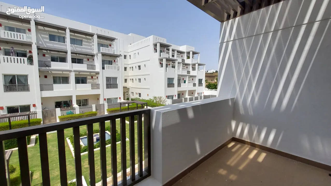 3 Bedrooms Duplex Apartment for Rent in Madinat Sultan Qaboos REF:1085AR