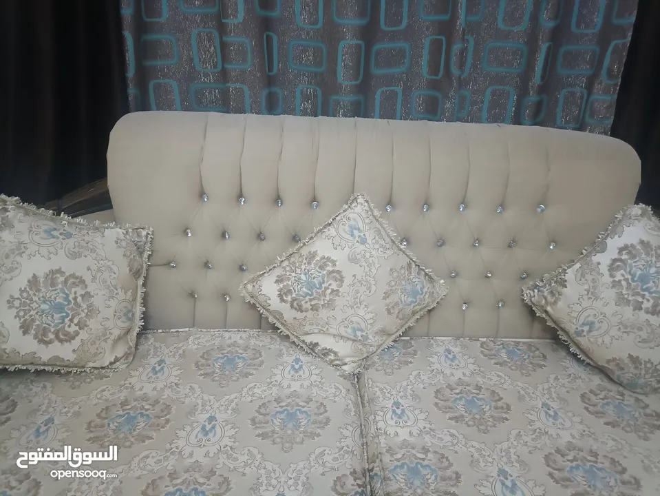 أثاث غرفة جلوس 7مقاعد200دينار شبه جديد الله يبارك لصاحب انصيب
