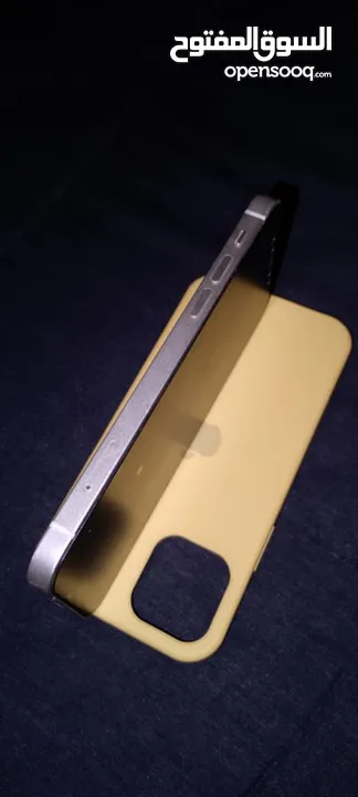 للبيع iPhone 12