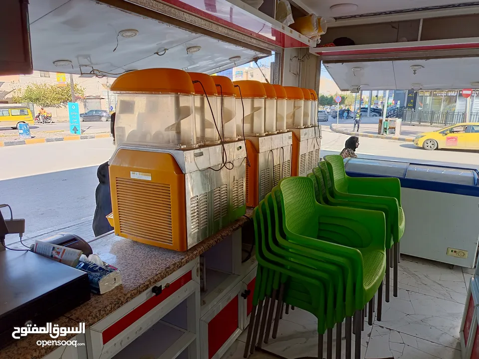 مطعم متنقل (FOOD TRUCK) مع كامل معداته للبيع