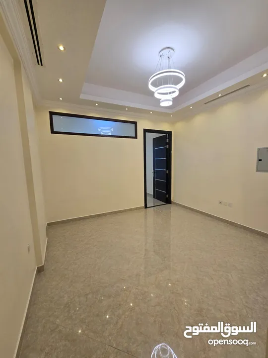 شقة #فندقية غرفه وصالة في #عجمان   اول ساكن للايجار السنوي في #الروضة 3 شهر فري وباركن فري