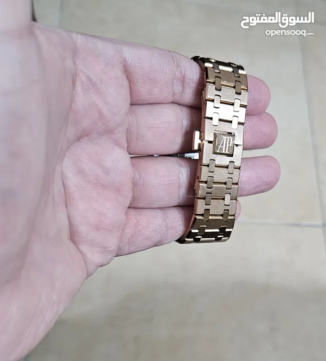 اوديمار كوبي بحالة الوكالة ولا قشط او قحط ملبوس مرتين فقط AP Audemars Piguet التفاصيل أسفل الشاشة