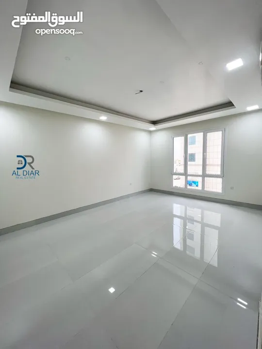 Commercial flat for rent in front of SQ. Street