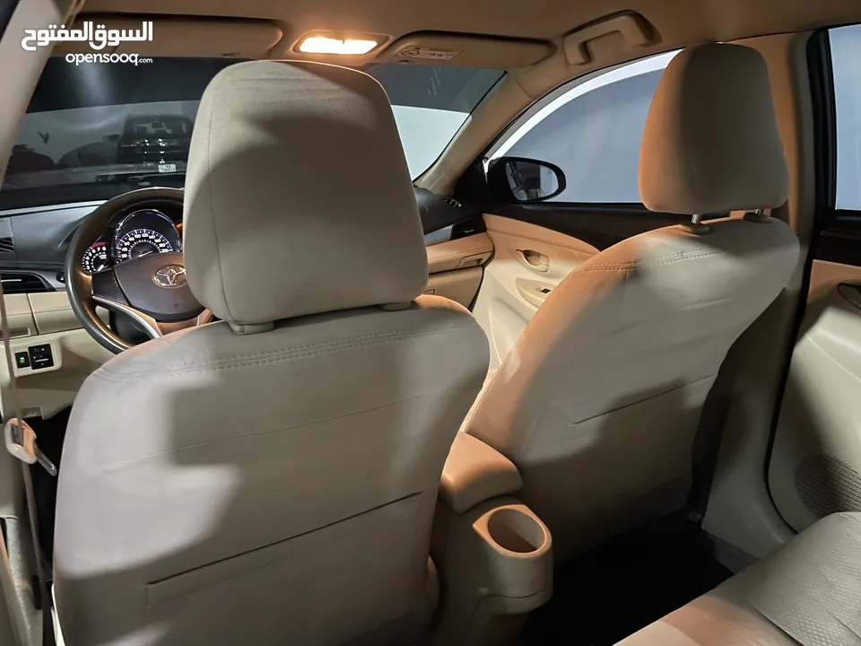 تويوتا يارس 2017. مواصفات خليجية 1500cc. اقتصادية جداً واكثر من الهايبر.  شغل وامشي. دهان اسود
