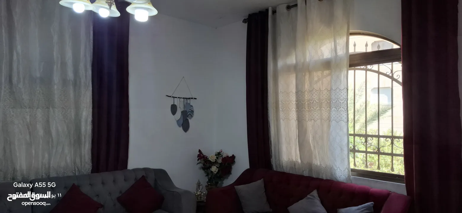 طقمين كنب وطاولات وبرادي
