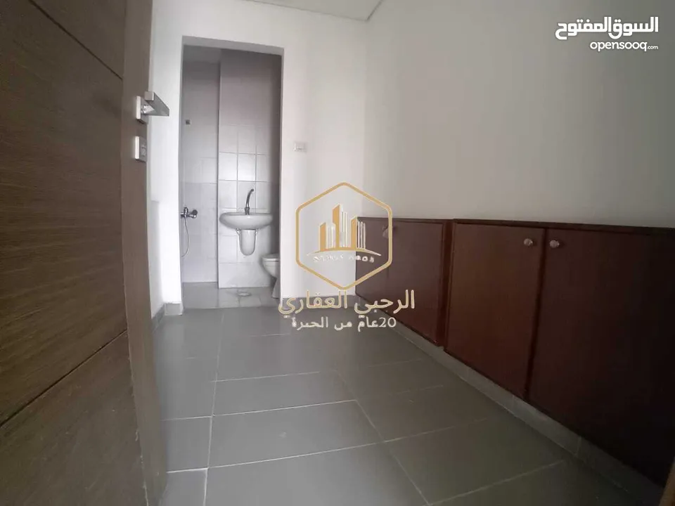 شقة / للايجار / لم تسكن / فاخرة / 3نوم / ديرغبار / 220 متر