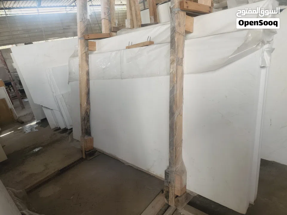 رخام ثاسوس كريستال يوناني الواح سماكه 20مم نوعيه فاخره مستوا قصور او بهو كبار الاعمال ارضيات او جدار