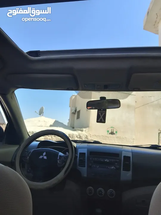 ميتسزبيشي اوت لاندر للبيع